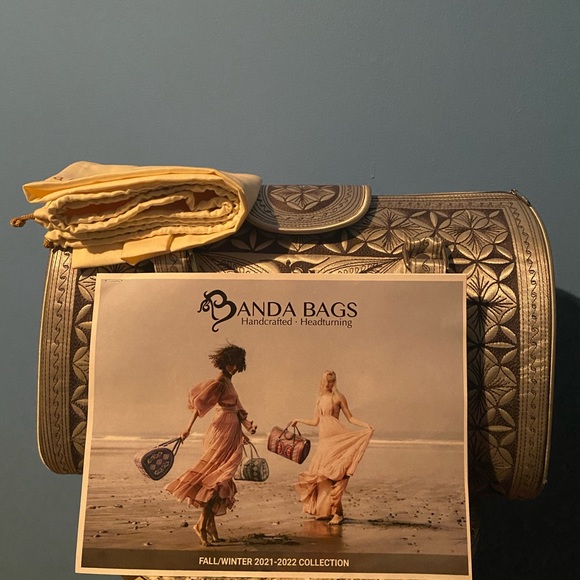 Kali Weekender Bag - Picture 2 of 6